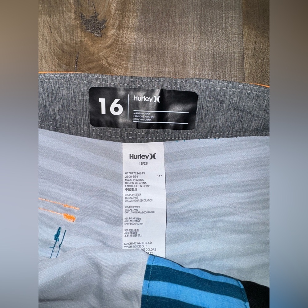 Hurley Boys Board-shorts NWOT Size 16 - Picture 2 of 5
